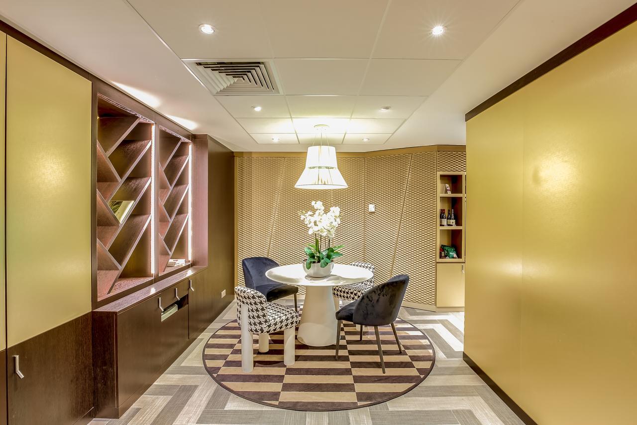 Mercure Arc De Triomphe Etoile Hotel Paris