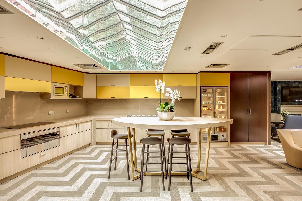 Mercure Arc De Triomphe Etoile Hotel