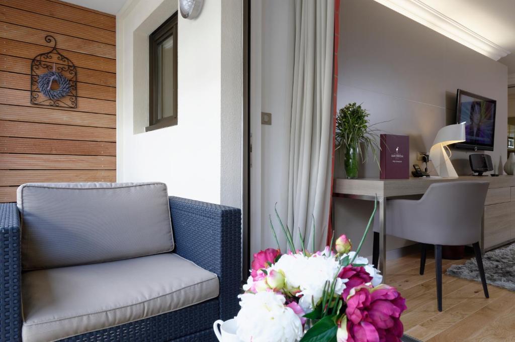 Alma Marceau Aparthotel 4*