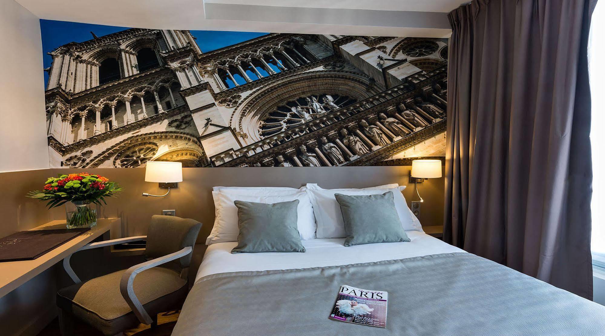 Hotel Midnight 3*