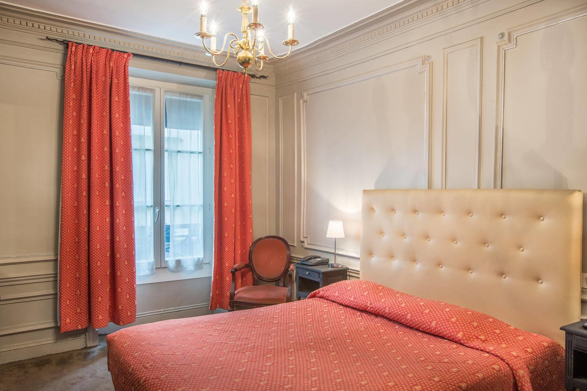 Louvre Hotel Paris