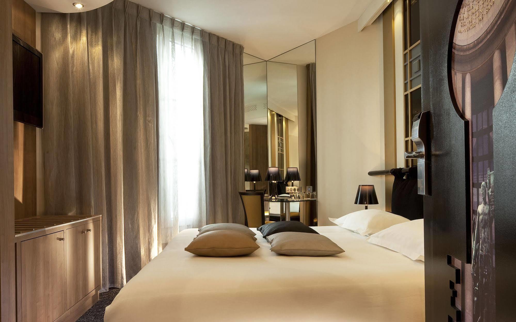 Secret De - & (adults Only) Paris
