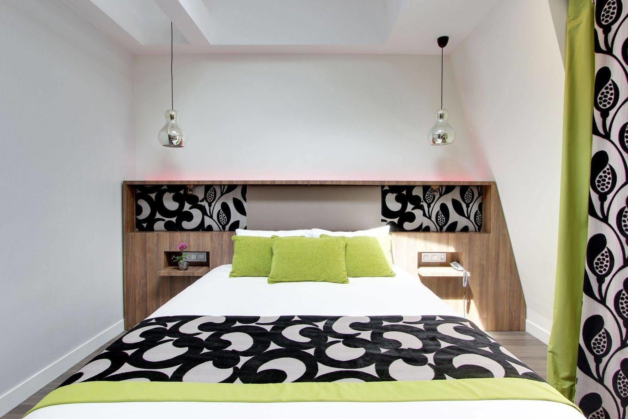 Alhambra Hotel Paris