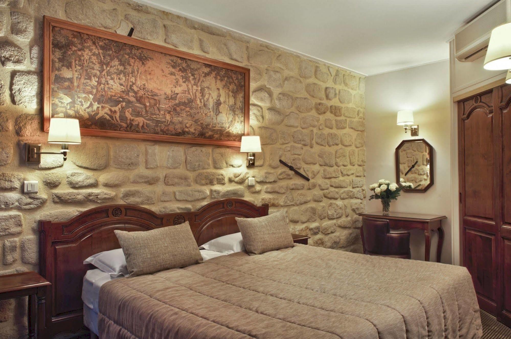 Minerve Paris