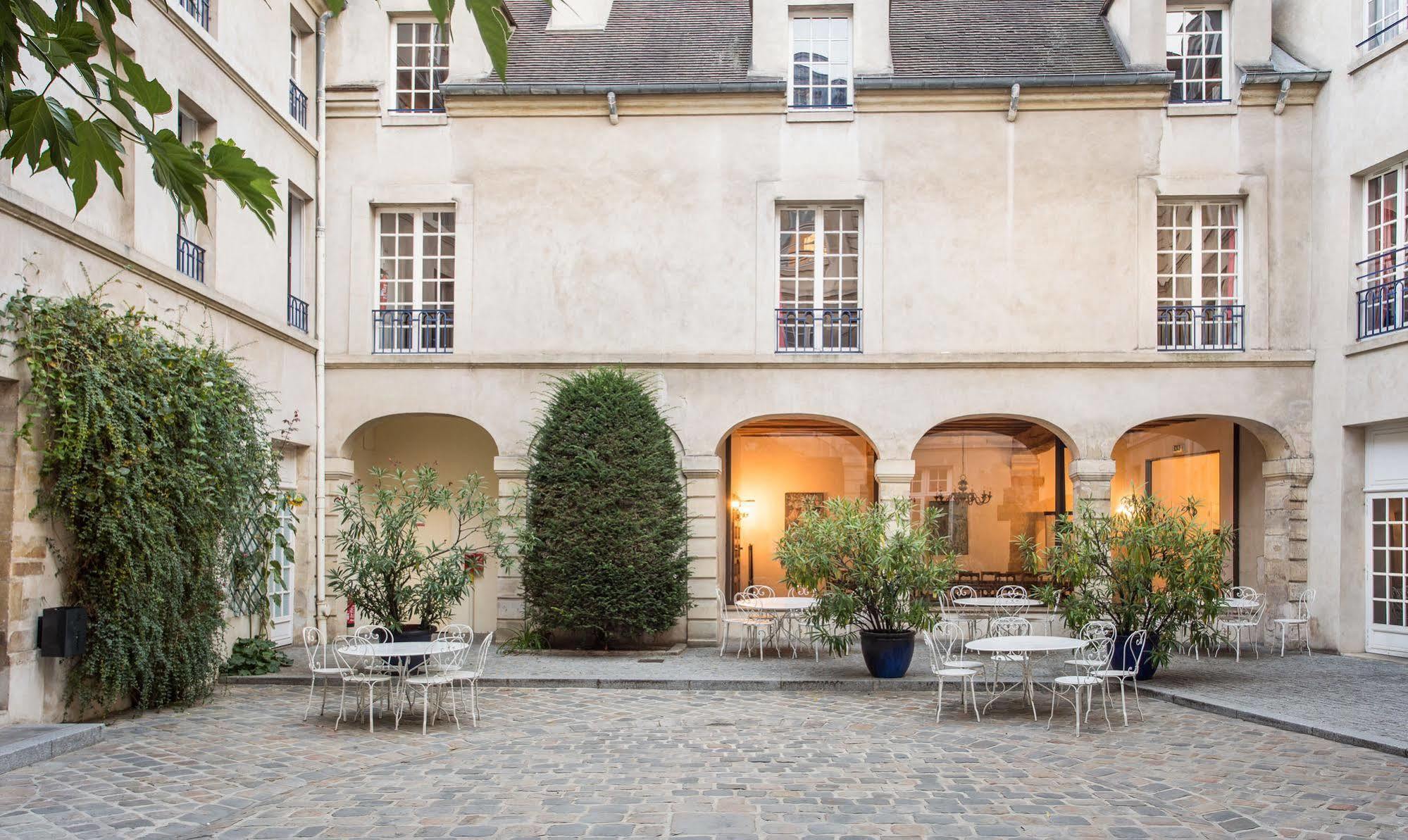 Mije Marais Hostel *