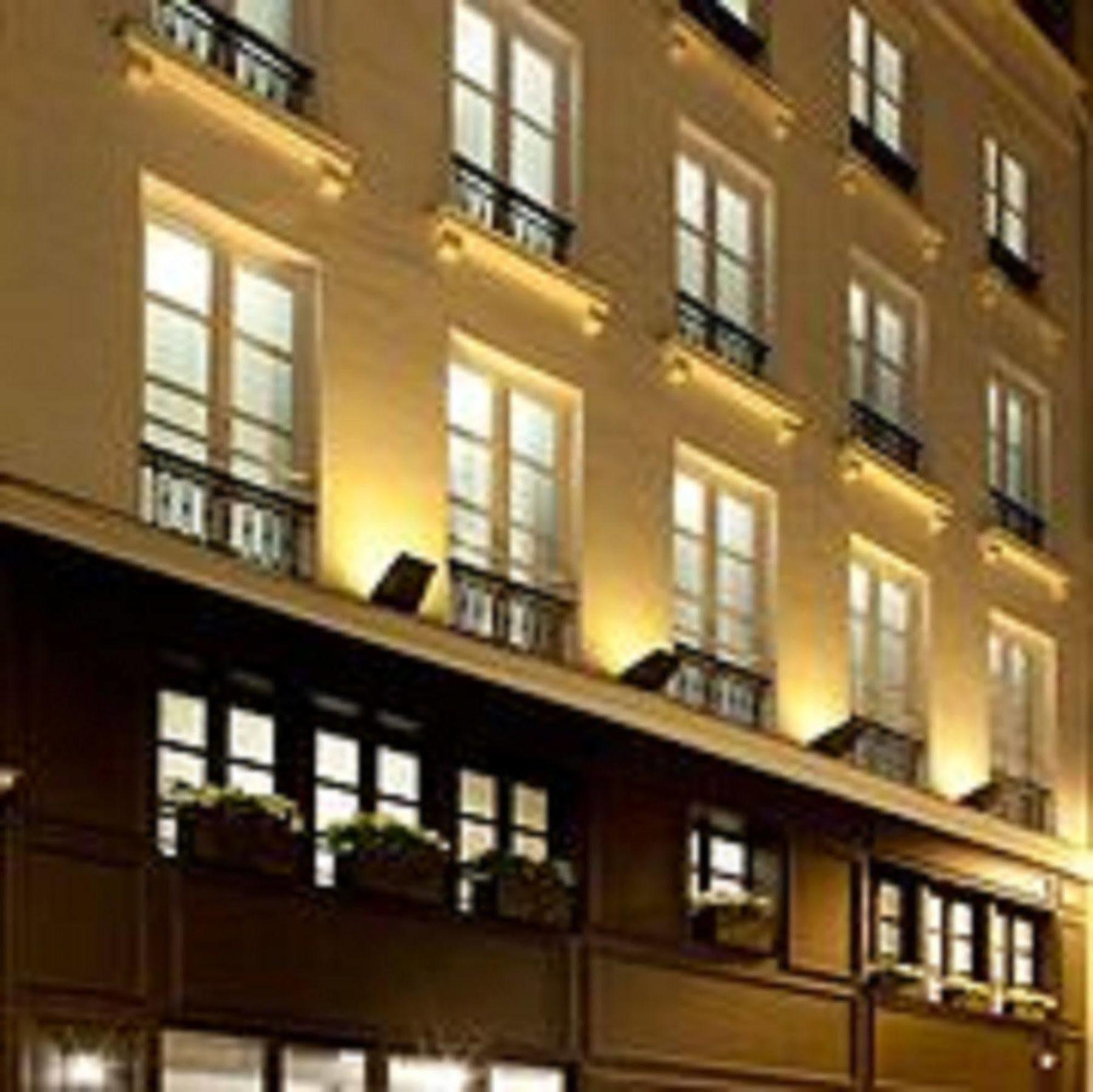 Caron Hotel