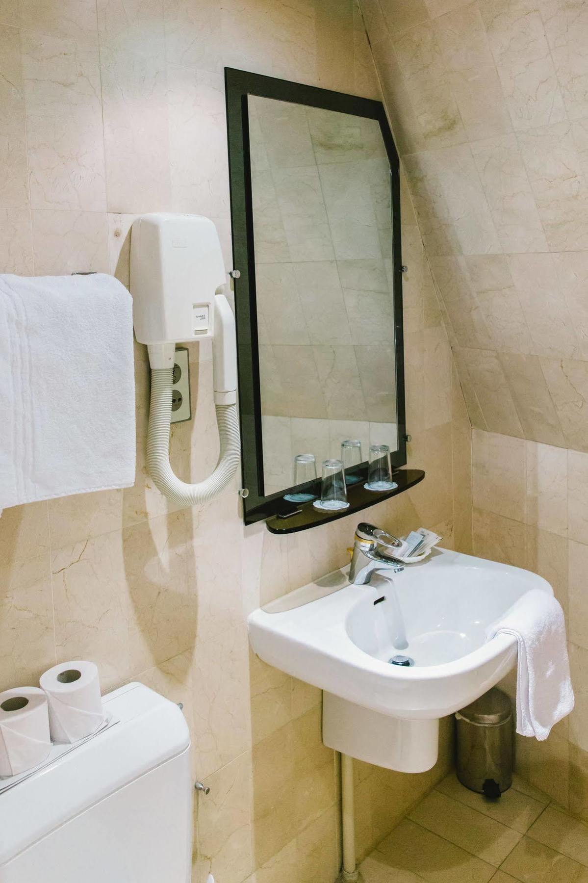 Hotel Saint Christophe Paris