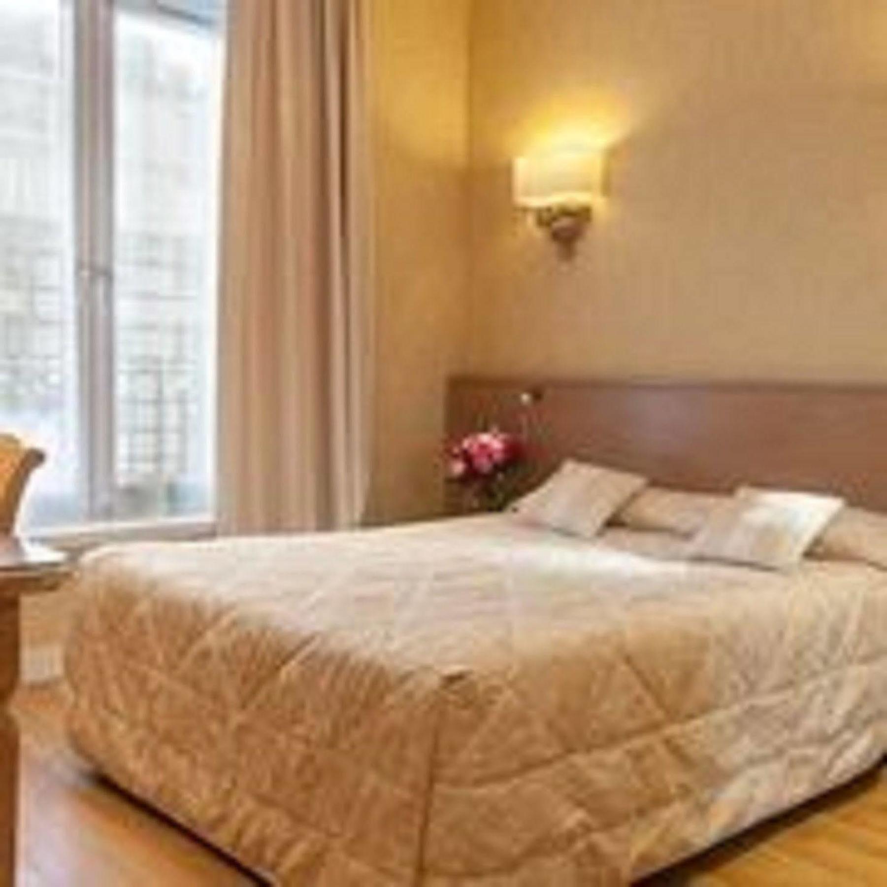 Cecilia Hotel 3*