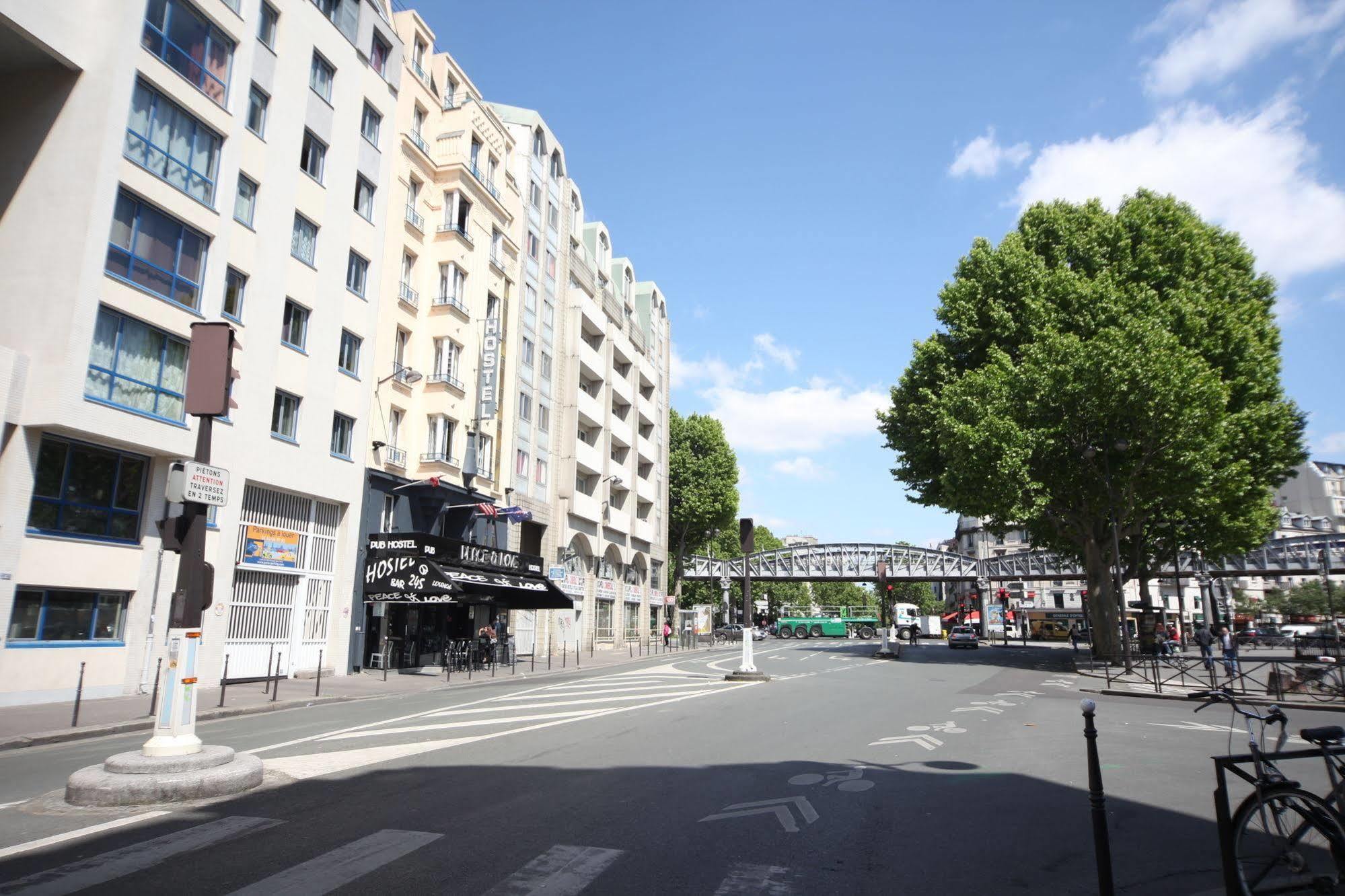 Peace&love Paris