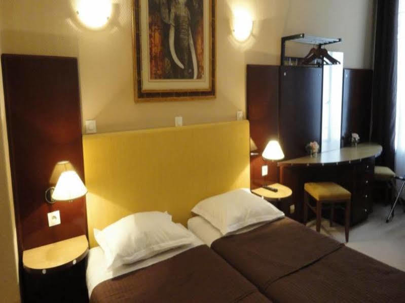 Hotel Clauzel Paris