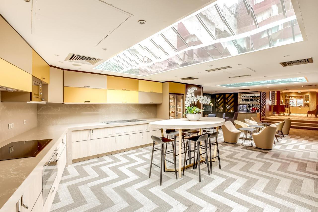 Hotel Mercure Arc De Triomphe Etoile 4*
