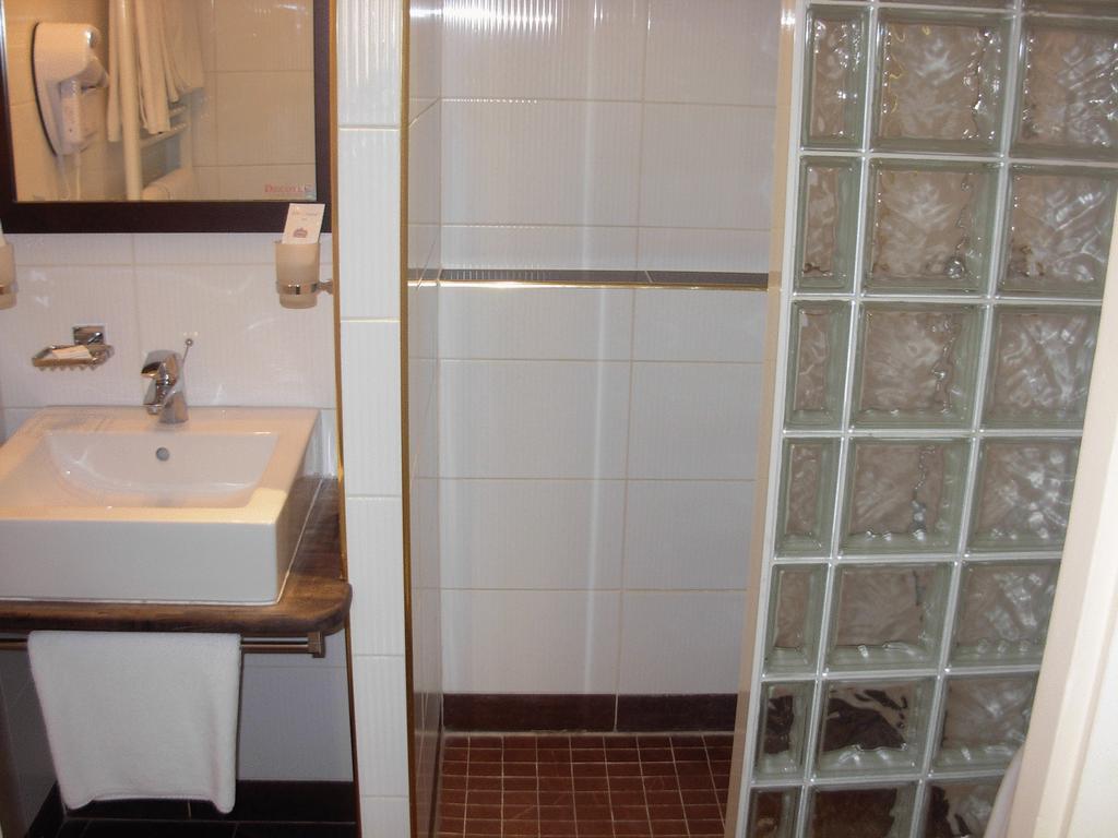 Cosmotel 3* Paris
