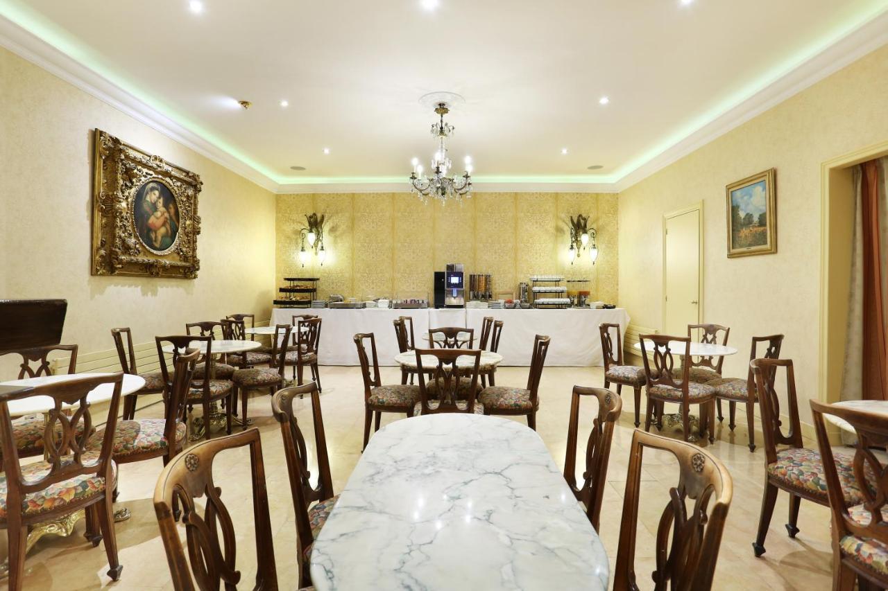 Cecilia Hotel