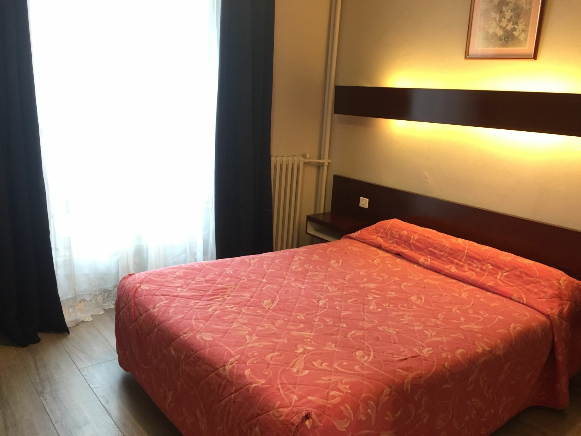 Hotel Des Pyrenees - Entre Bastille Et Nation Paris