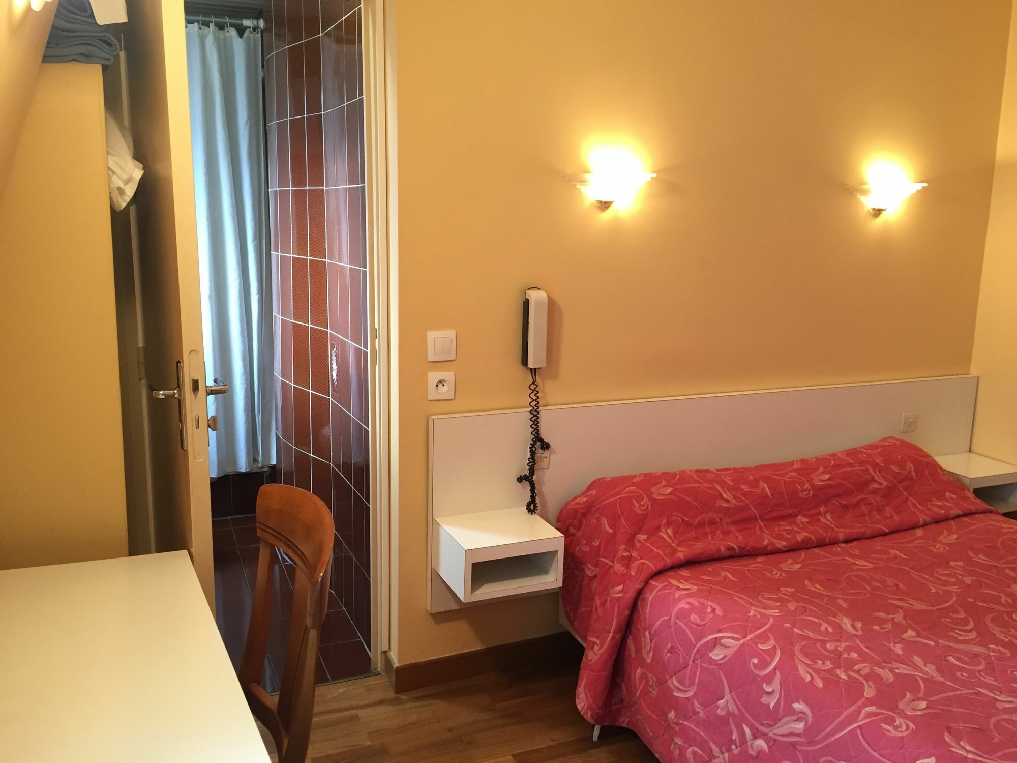 Hotel Des Pyrenees - Entre Bastille Et Nation