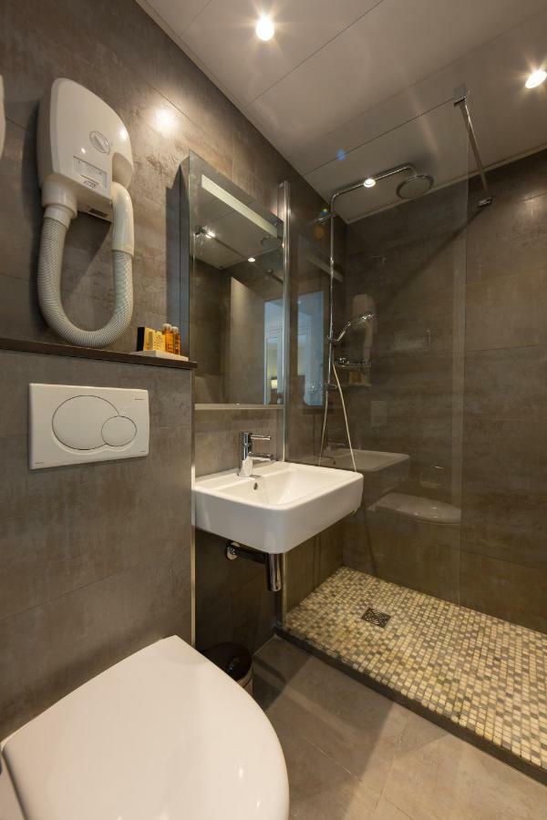 Hotel Logis 15 Montparnasse