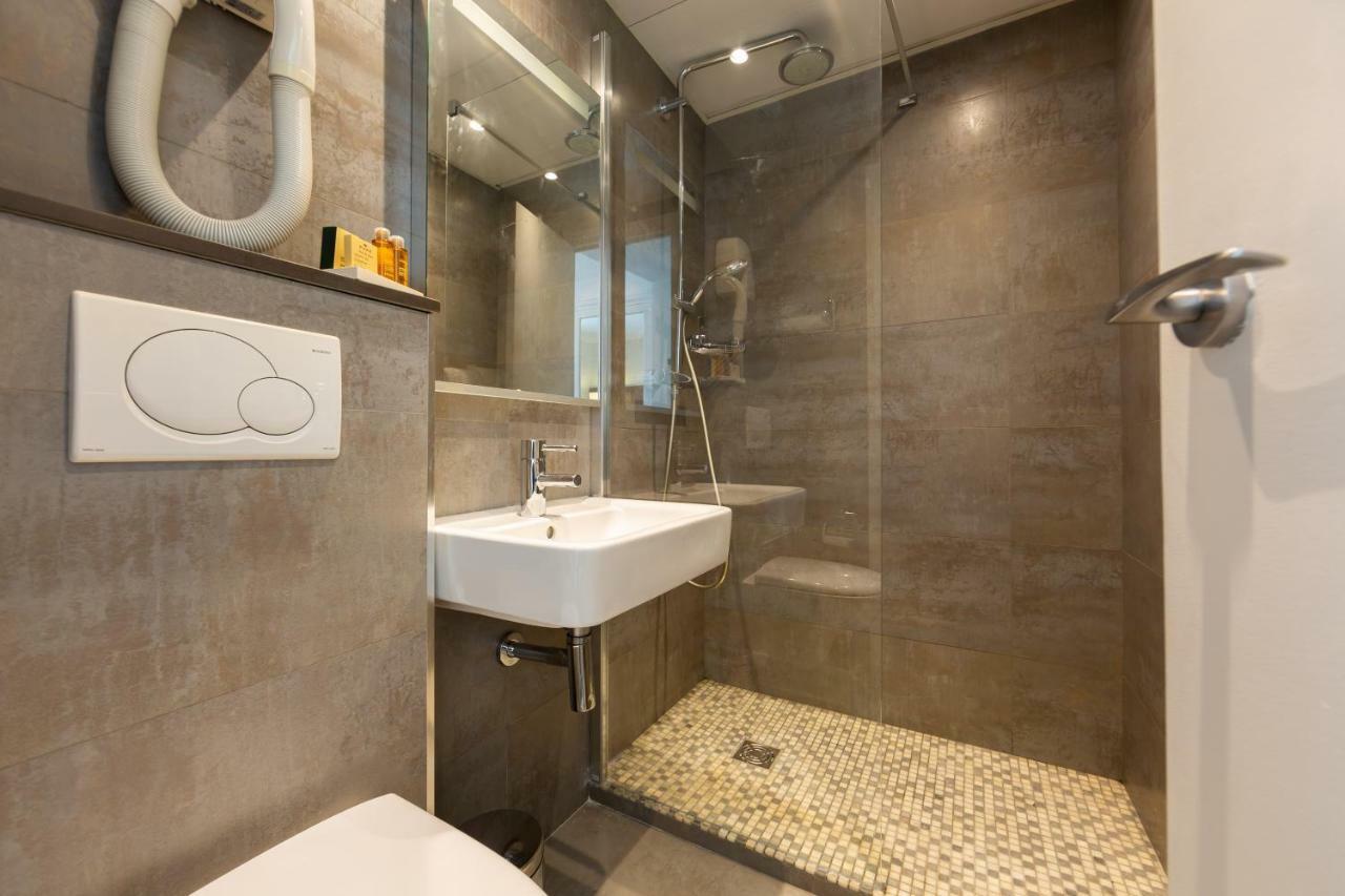 Hotel Logis 15 Montparnasse Paris