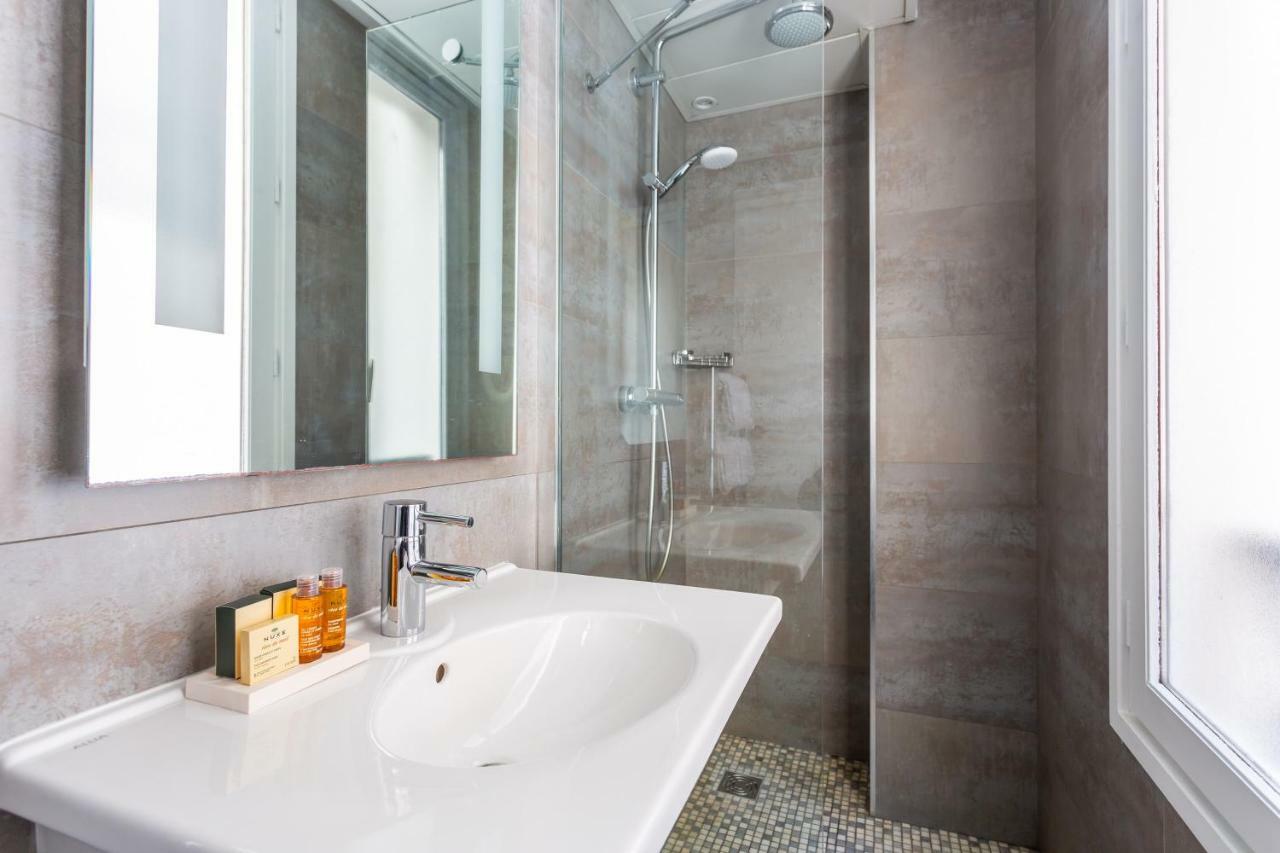 Logis 15 Montparnasse Hotel