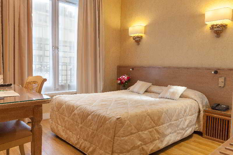 Cecilia Hotel 3*