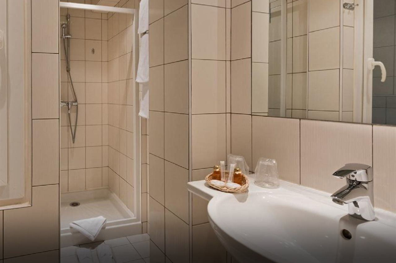 Hotel Pax Opéra Paris