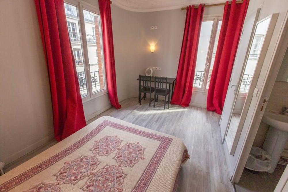 Hipotel Sacre Coeur Olympiades Hotel